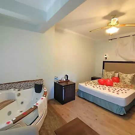 Otel Beyaz